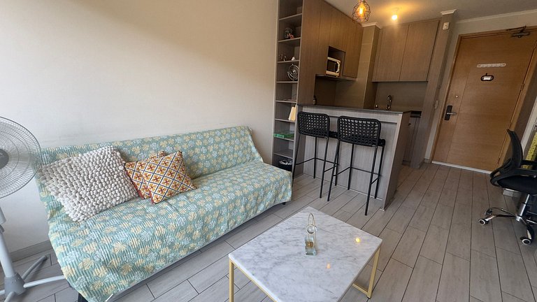 Departamento con excelente conectividad, irarrázaval.