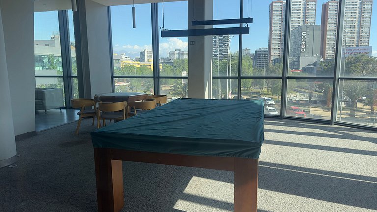 Apartamento com excelente conectividade, Irarrázaval.