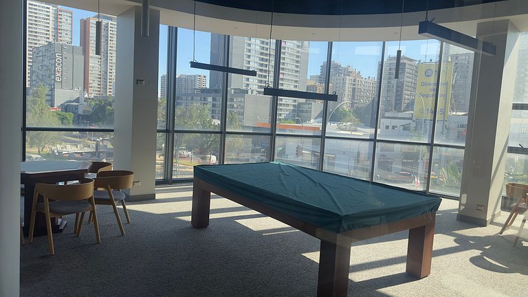 Apartamento com excelente conectividade, Irarrázaval.