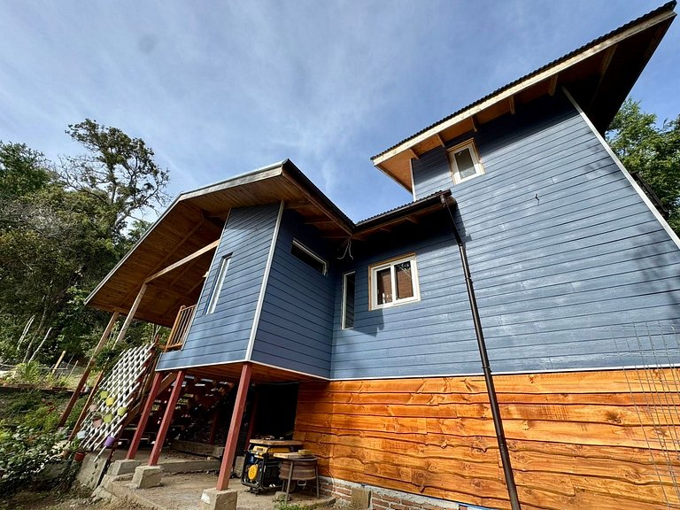 Casa rodeada de naturaleza en Panguipulli.