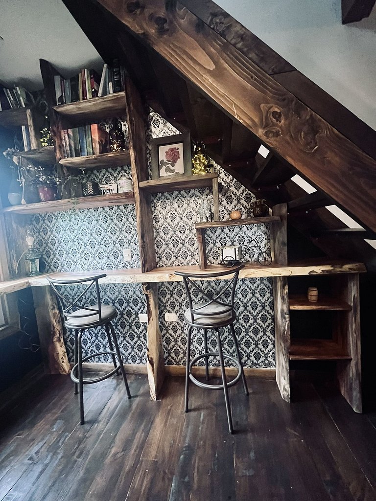 Casa cercada pela natureza em Panguipulli.