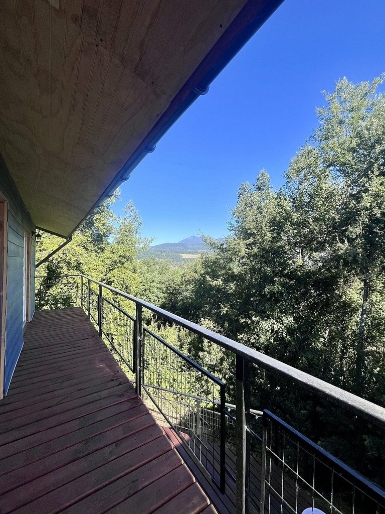 Casa rodeada de naturaleza en Panguipulli.