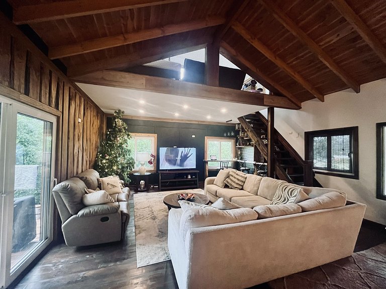 Casa rodeada de naturaleza en Panguipulli.