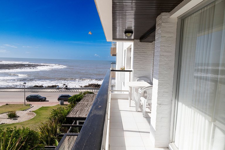 Apartamento familiar frente al mar, Punta del Este.