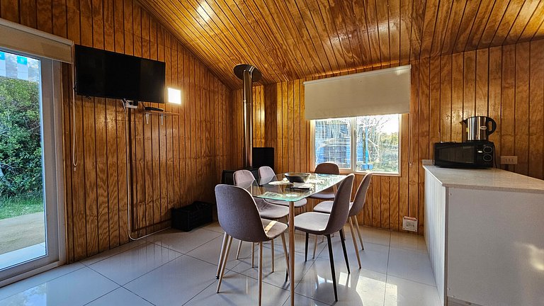 Cabin with green areas, steps from the sea, Curanipe.