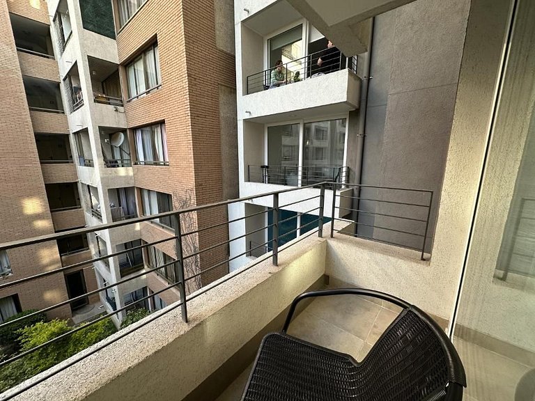 Departamento frente a Club Hipico y pasos de Parque O'Higgin