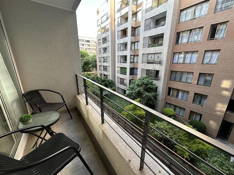 Apartamento em frente ao Club Hípico e a passos do Parque O'