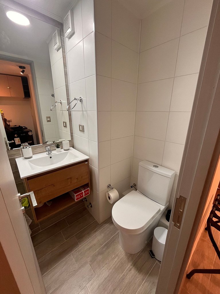 Apartment with A/C minutes from Movistar Arena.