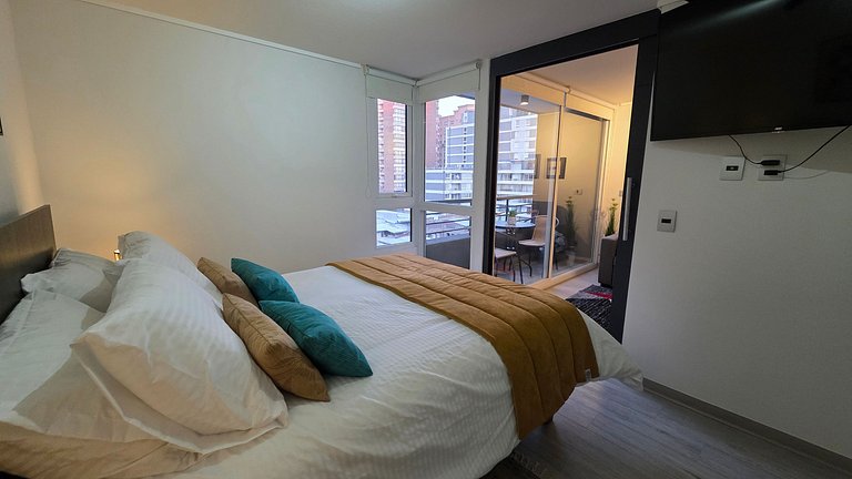 Apartment in Santa Rosa, steps from the metro.