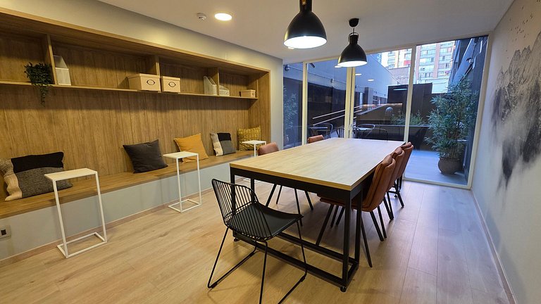 Apartment in Santa Rosa, steps from the metro.