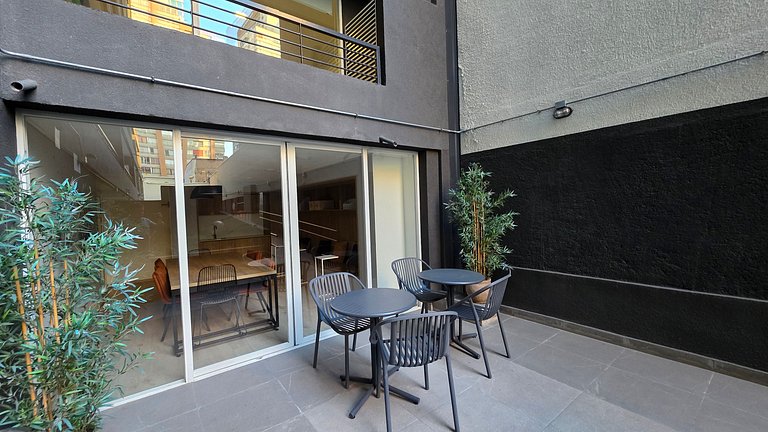 Apartment in Santa Rosa, steps from the metro.