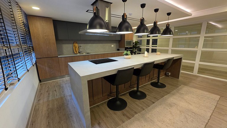 Apartment in Santa Rosa, steps from the metro.