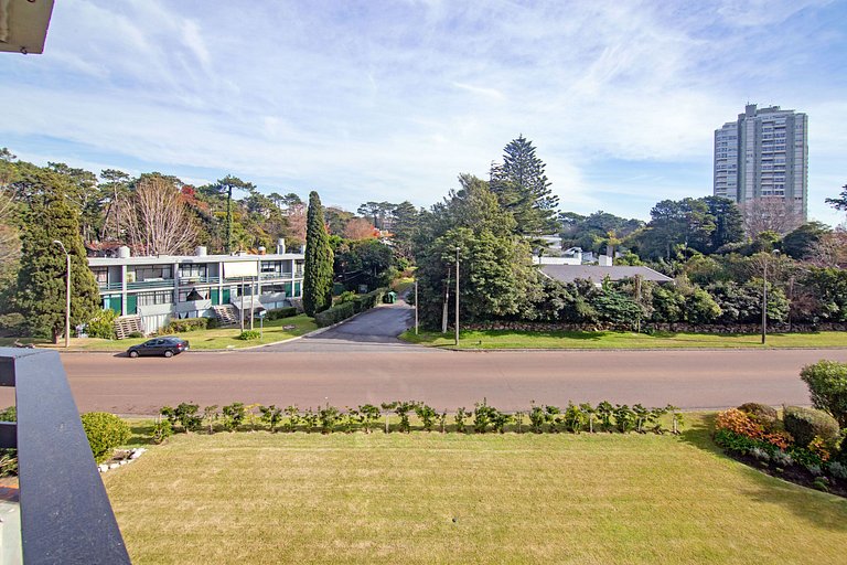 Oceana Suites: Bora-Bora, Punta del Este.