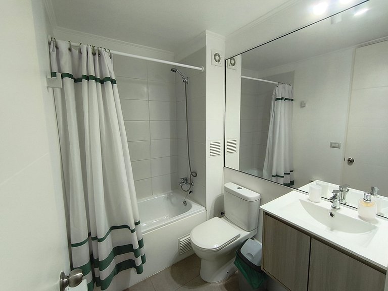 Family apartment minutes from Faro Monumental, La Serena.