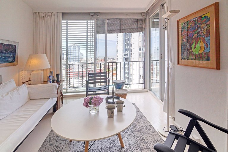 Apartamento con excelente ubicacion, Punta.