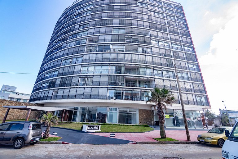 Apartamento con excelente ubicacion, Punta.