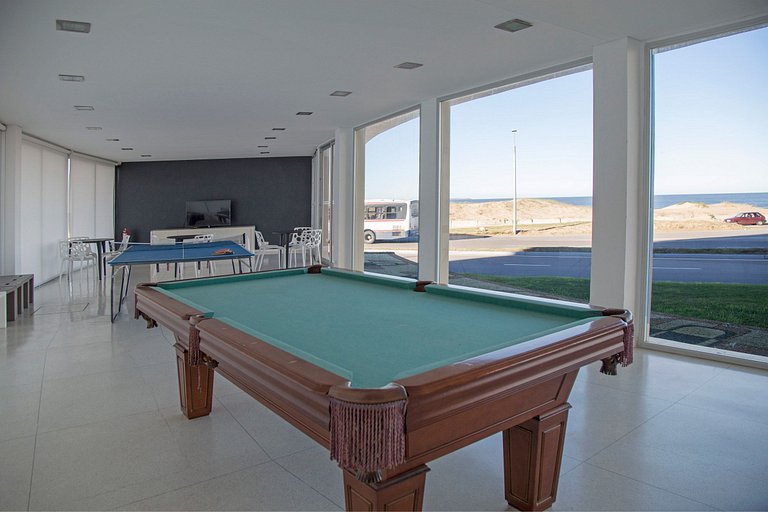 Family apartment with a view of Playa Brava, Punta.