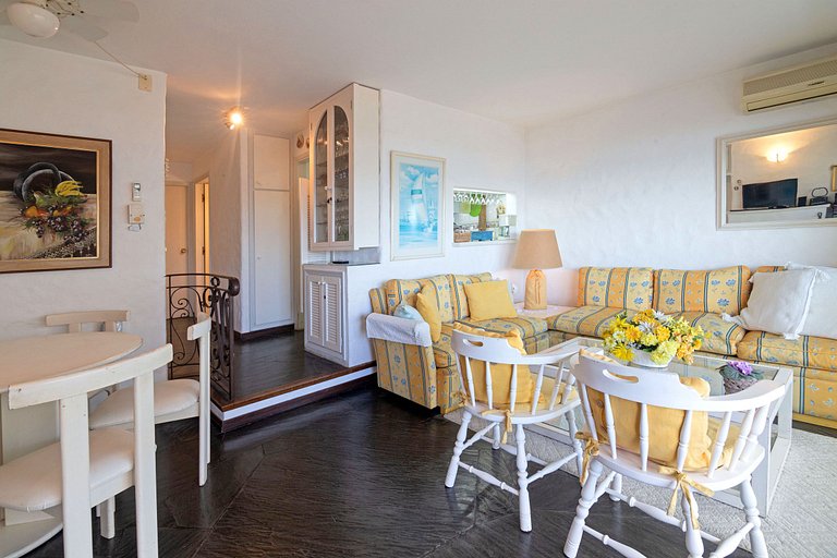 Apartment with a view of Mahilos Pier, Punta del Este.