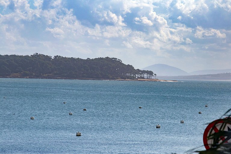 Apartamento con vista al Muelle de Mahilos, Punta.