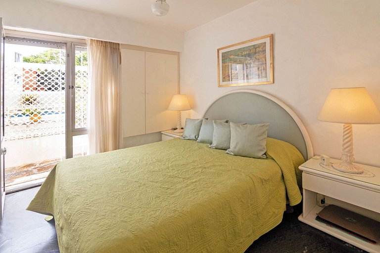 Apartment with a view of Mahilos Pier, Punta del Este.