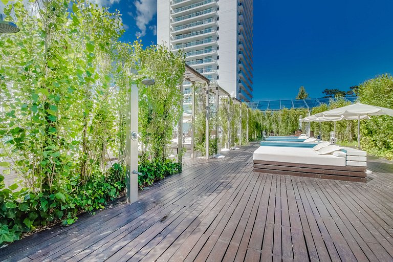 Apartment with excellent amenities in Punta del Este.