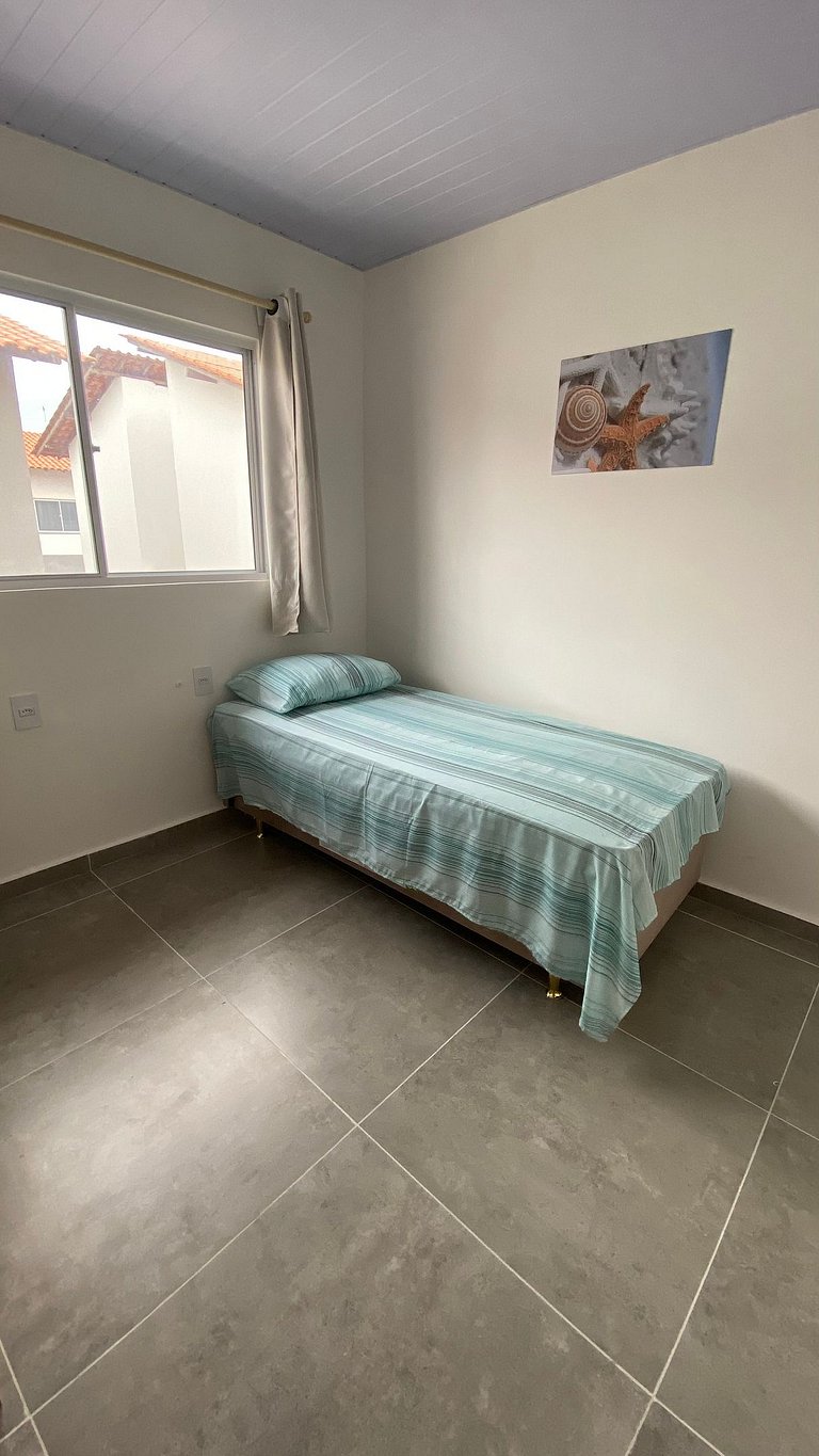 Casa en condominio con acceso a piscina y quincho, Maramar.