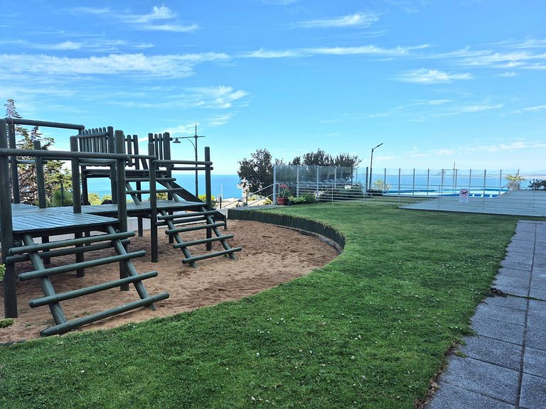 Apartamento com vista para o mar em Costa de Montemar.