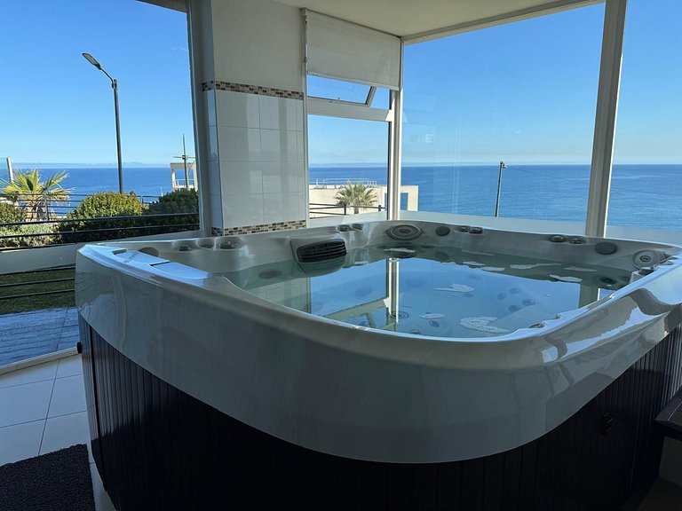 Apartment with a sea view in Costa de Montemar.