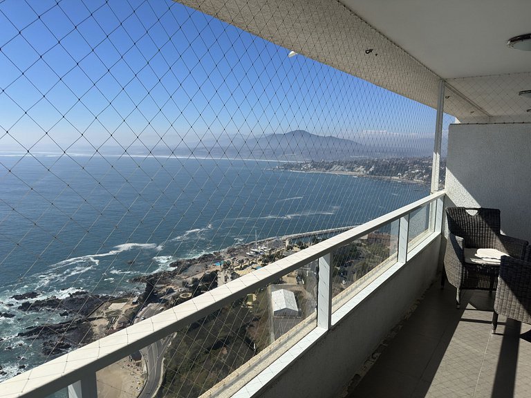 Apartamento com vista para o mar em Costa de Montemar.