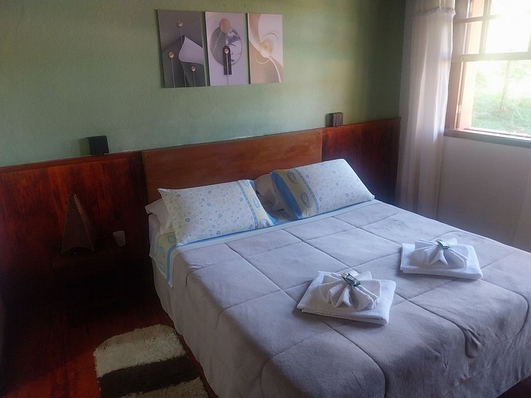 Chalet con piscina rodeado de natulaleza, Maringá.